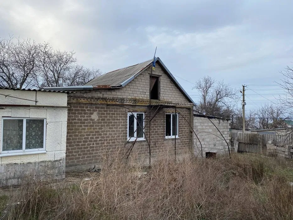 Продається просторий будинок із великою ділянкою в Дніпровське (КПК)